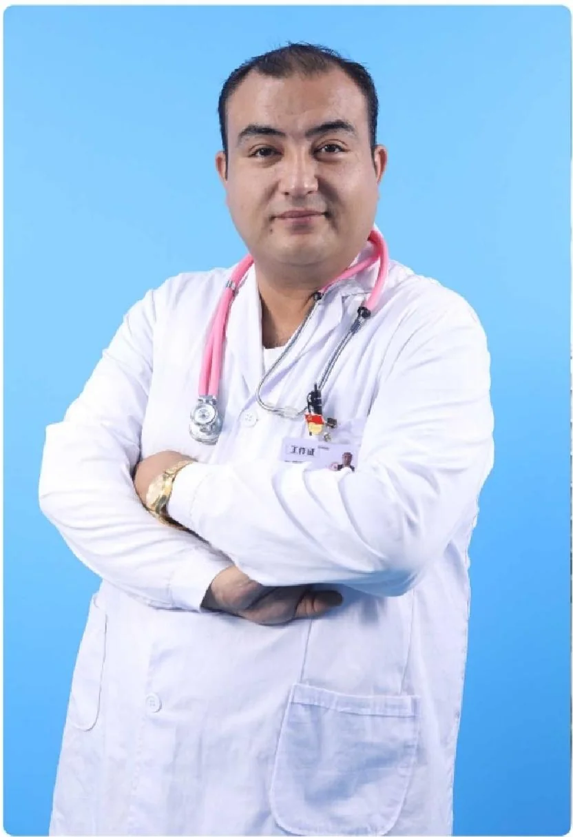 ดร. Alimu Abdukader นักวิทยาศาสตร์หลักของกลุ่ม